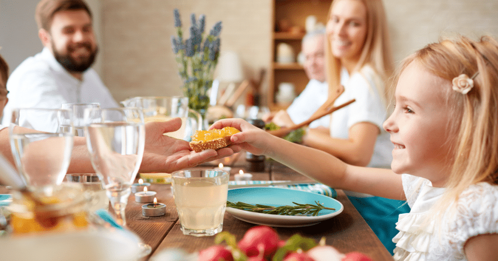 eating - 5 Healthy Habits That’ll Come From Eating Food Together as a Family (family meals)